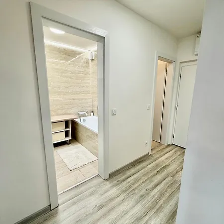 Luxury Urban Retreat, Terrace & View *