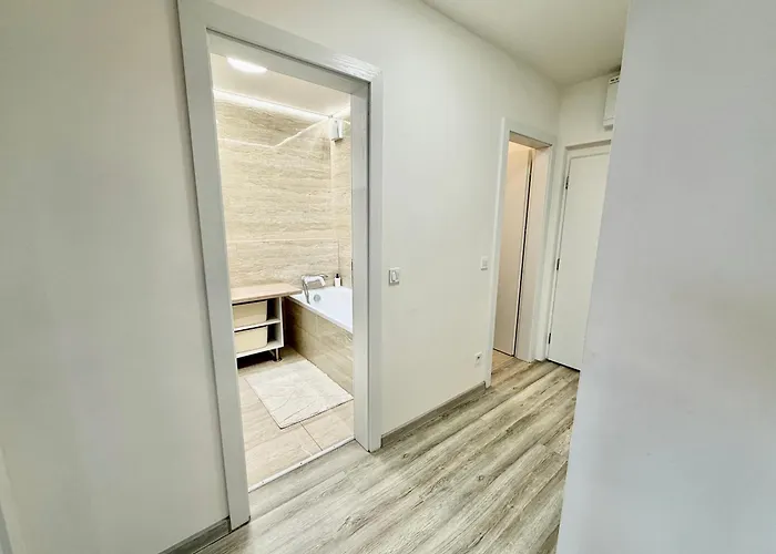 Luxury Urban Retreat, Terrace & View *